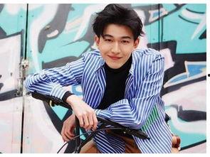 男星粉丝群爆料视频大全,揭秘明星幕后生活瞬间 第3张 男星粉丝群爆料视频大全,揭秘明星幕后生活瞬间 第3张